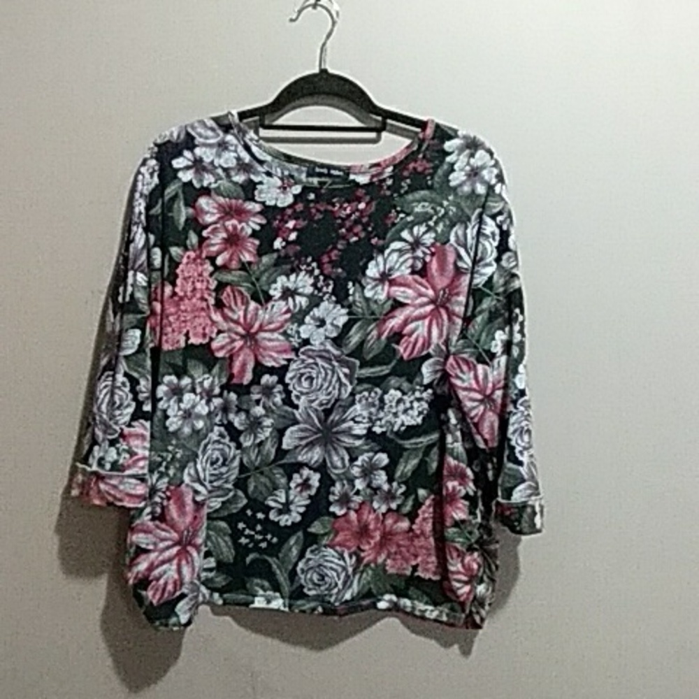 Brody myles sweater size xl